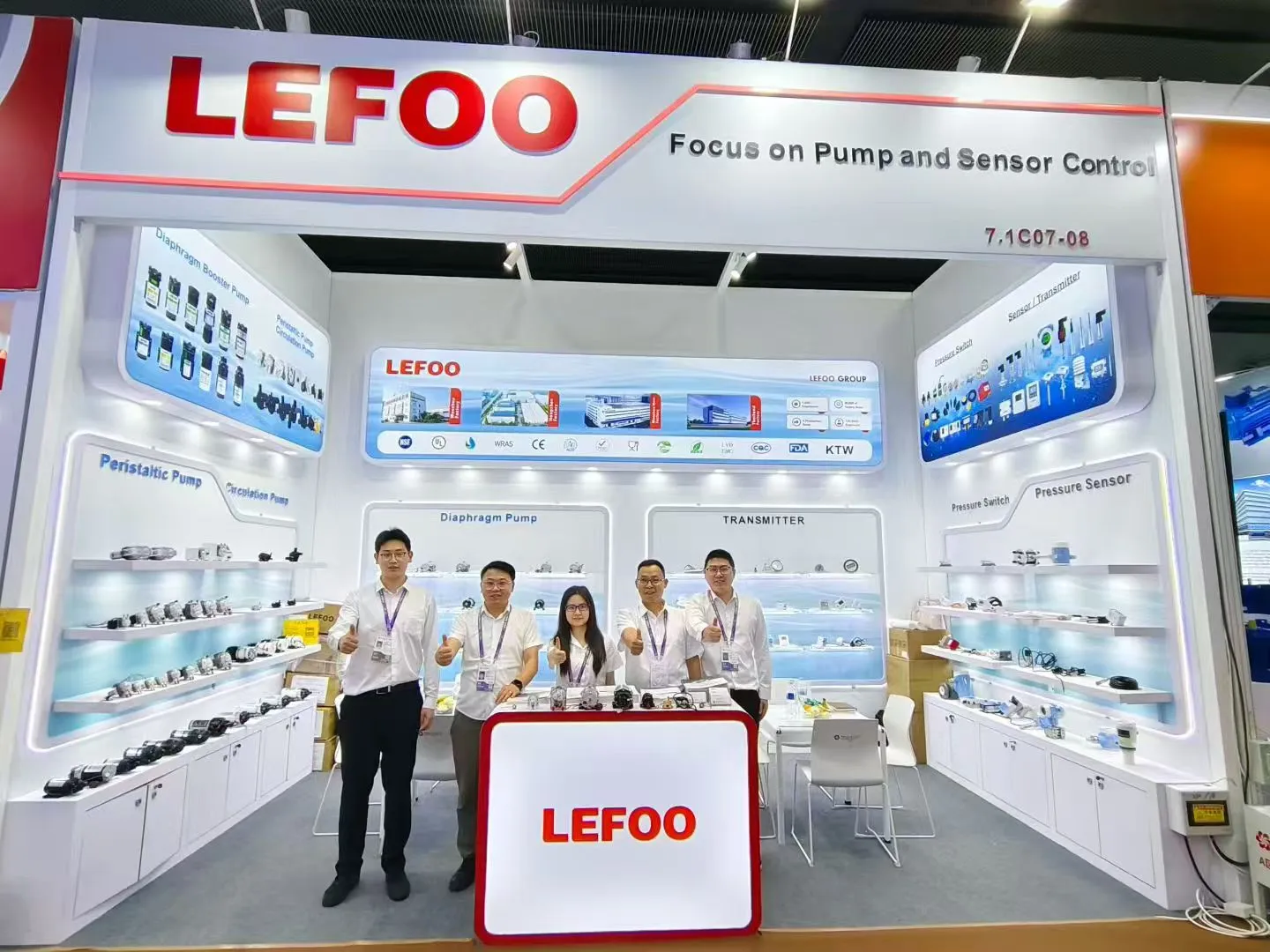 The LEFOO team at the 139th Canton Fair in Guangzhou..jpg